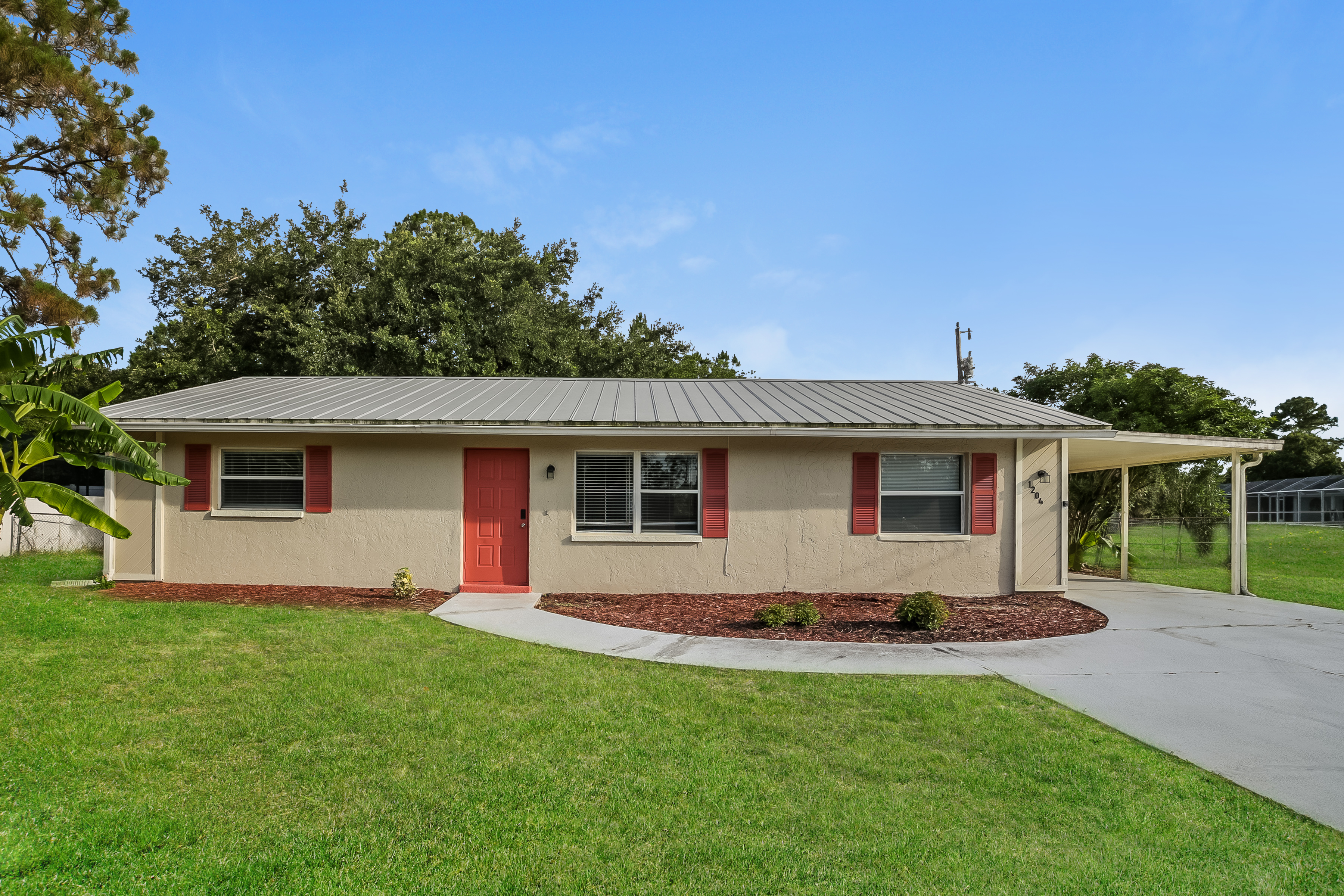 1204 E 6th ST Lehigh Acres, FL 33972
